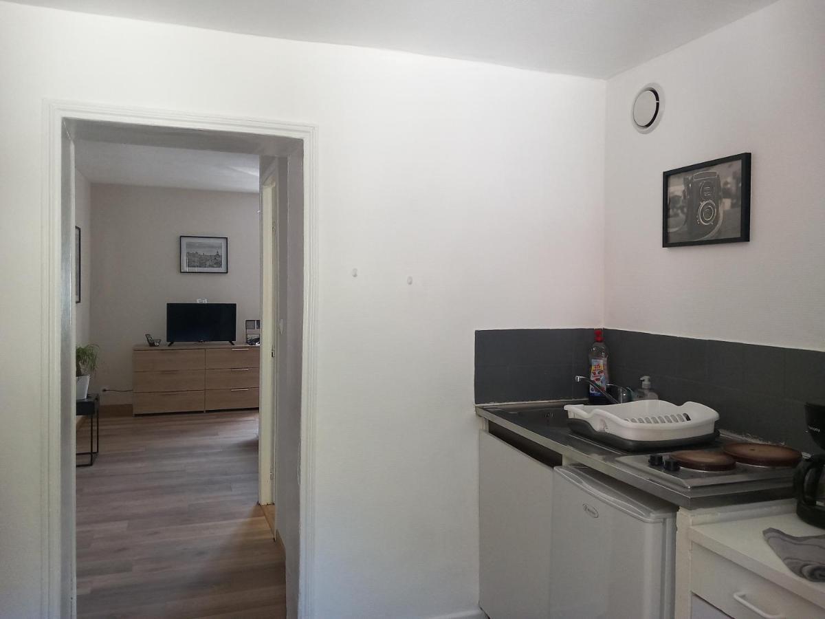 Studio Bleu Tout Equipe Avec Wifi Le Creusot Dış mekan fotoğraf